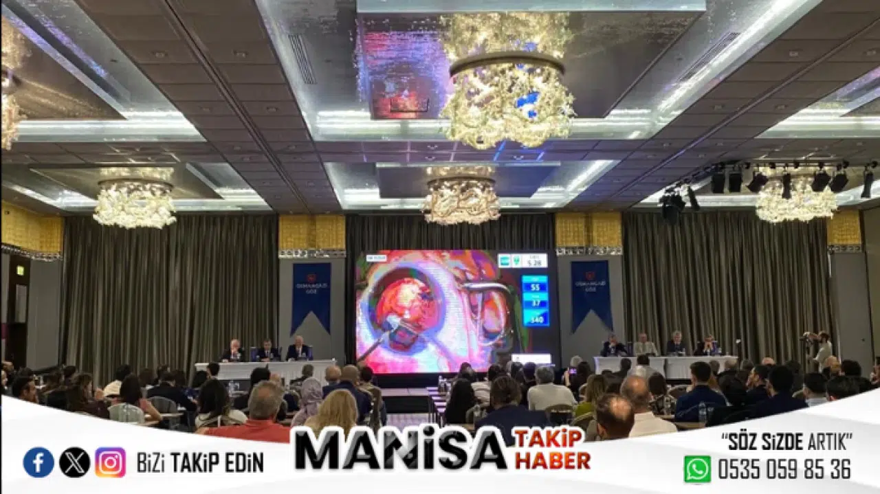 Bursa'da göz cerrahlarından canlı ameliyat
