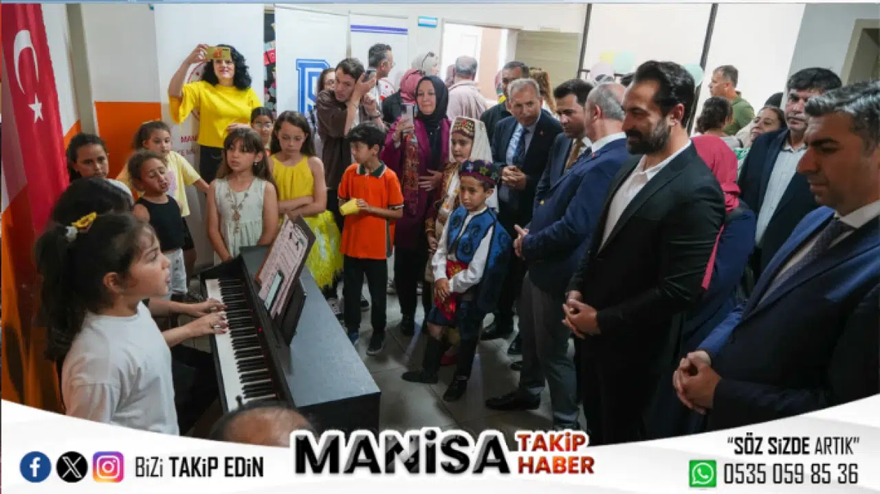 Mücahit Arınç’ın Katılımıyla Manisa’da Türk Hava Kurumu İlkokulu’nda Drama Sınıfı Açıldı