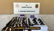 Alaşehir’de Silah Operasyonu 7 Tabanca ve 8 Av Tüfeği Ele Geçti