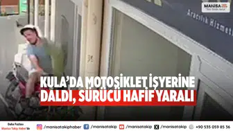 Kula’da Motosiklet İşyerine Daldı, Sürücü Hafif Yaralı