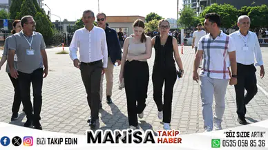 Ferdi Zeyrek'in Kızı Nehir, TYT Sınavına CHP Lideri Özgür Özel ve Annesiyle Birlikte Katıldı!