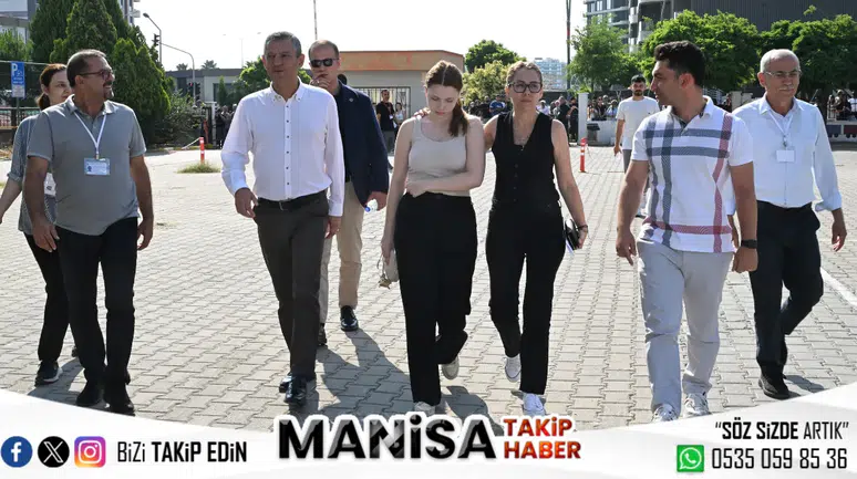 Ferdi Zeyrek'in Kızı Nehir, TYT Sınavına CHP Lideri Özgür Özel ve Annesiyle Birlikte Katıldı!
