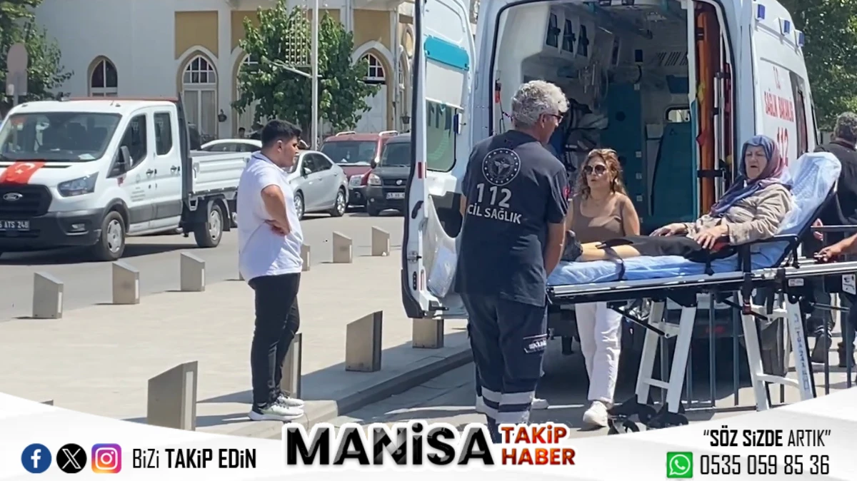 Manisa Büyükşehir Belediye Başkanı Ferdi Zeyrek İçin Düzenlenen Taziyede Yaşlı Kadın Fenalaştı