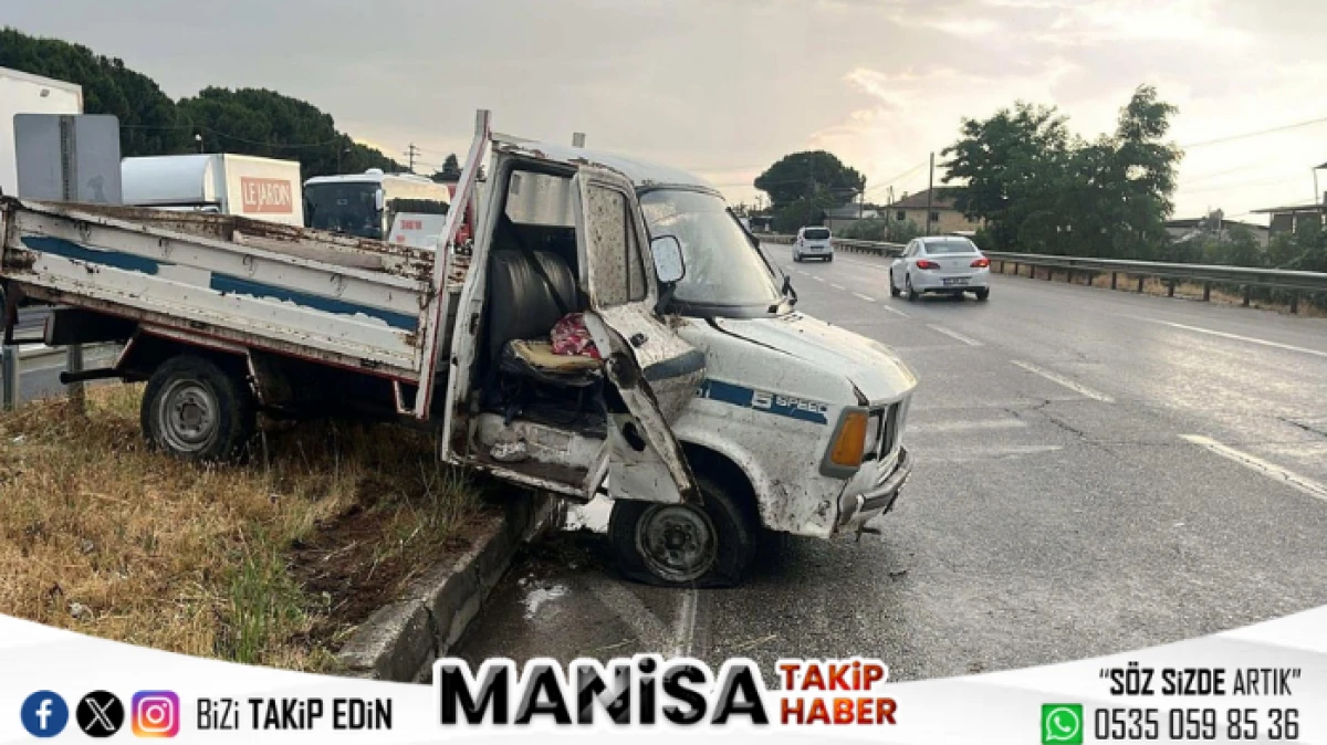 Salihli’de Feci Kaza: Kamyonet Refüje Çarptı, 1 Ölü 1 Yaralı