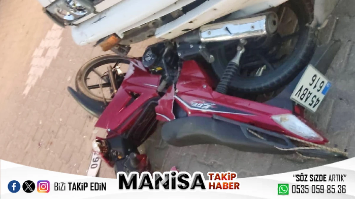 Salihli’de Feci Kaza: Motosiklet Minibüsün Altında Kaldı