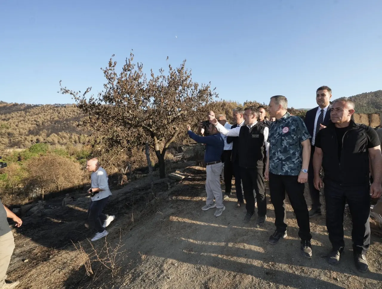 6 kişi görseli olabilir